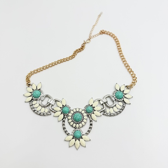 NWT Turquoise Statement Necklace Gold Chain Ivory Floral Bib Necklace - Picture 3 of 9